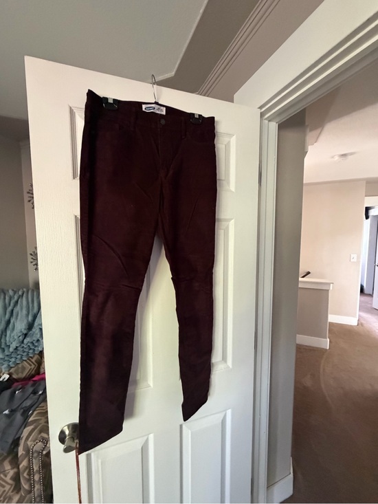 Old Navy Pants - Old Navy Skinny Corduroys in Dark Burgundy